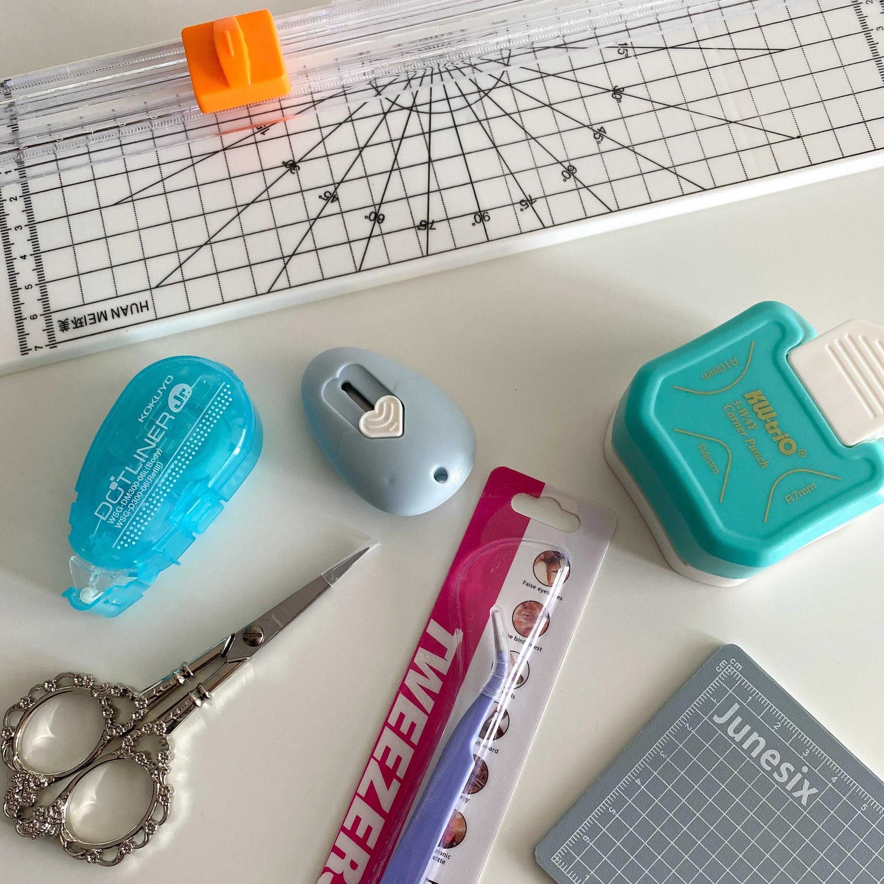 Toolkit Box - Essential tools to craft your phone base for Journaling & Scrapbooking - PaperWrld