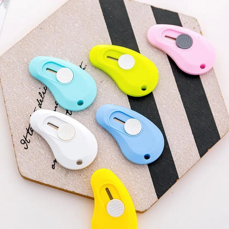 Mini Coloured Cutter for Journaling & Scrapbooking - PaperWrld