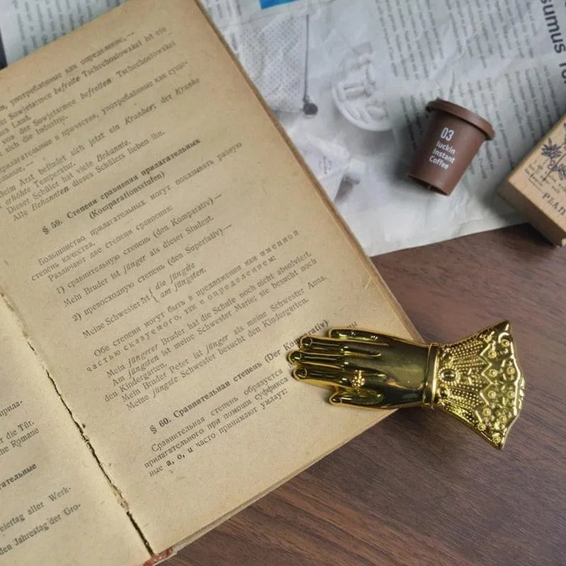 Queen Hand Paper Clip Retro for Journaling & Scrapbooking - PaperWrld