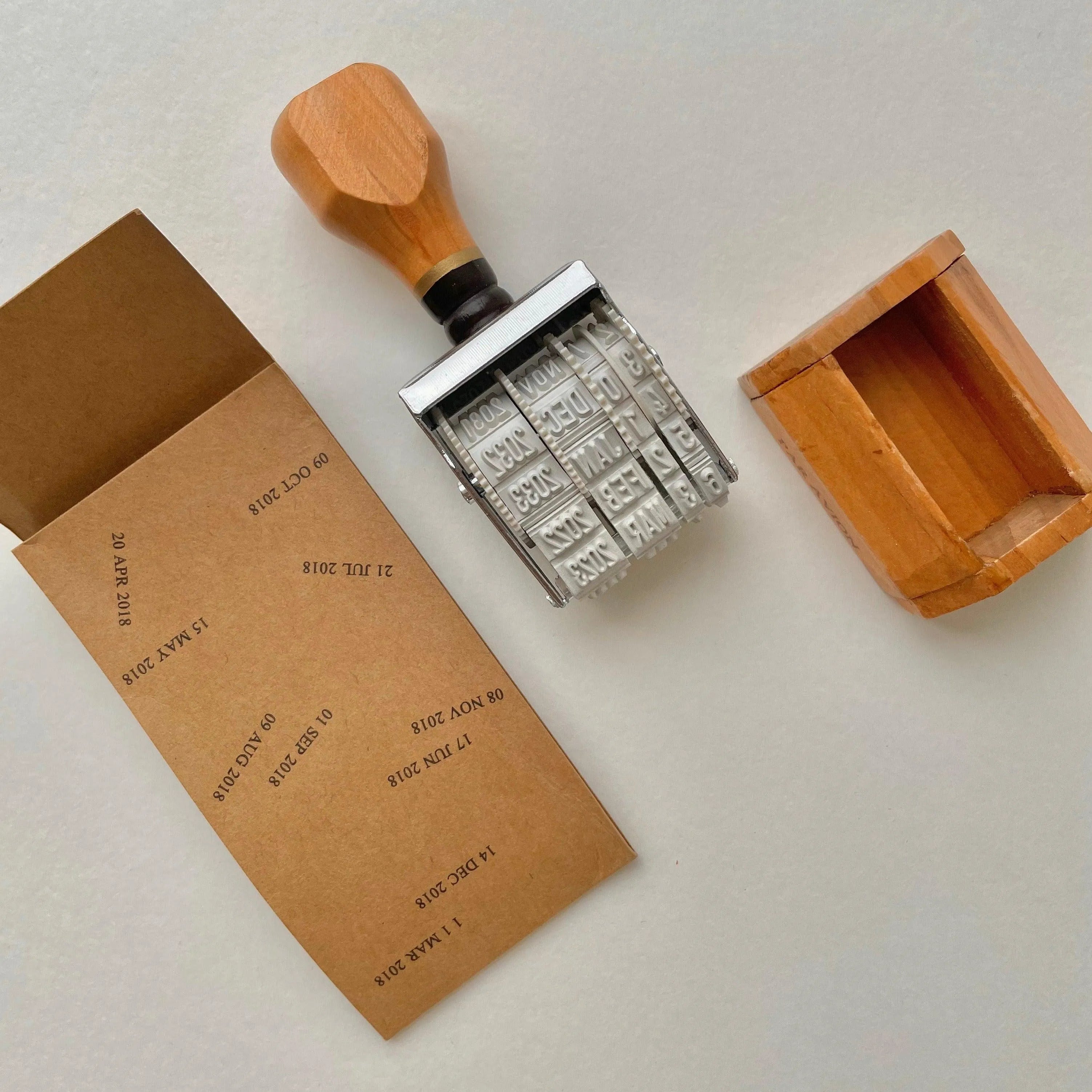 Golden Touch Box for Journaling & Scrapbooking - PaperWrld