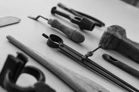 Essential Crafting Tools for Precision and Style